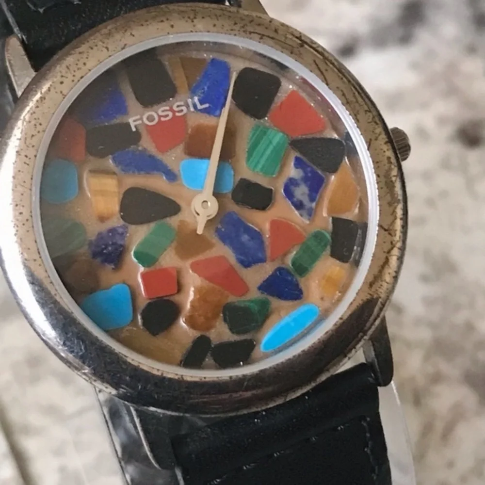 RARE 1992 LARGE CLAY FACE STAIN GLASS FOSSIL SC-5501(000601) WATCH